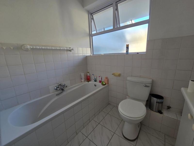 3 Bedroom Property for Sale in Sea Point Western Cape